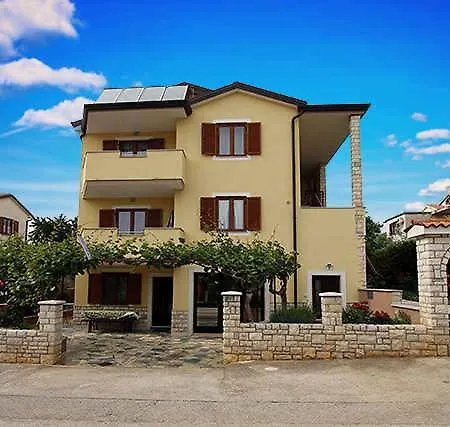 Near In Novigrad-istrien 44247 Apartment