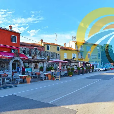 Near In Novigrad-istrien 44247